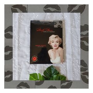 🌼Black Lips Pattern Sheer Tights 3/$20